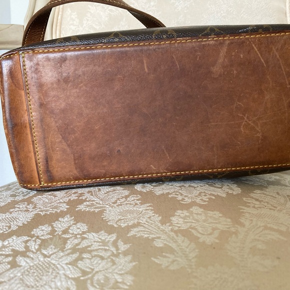 Louis Vuitton Monogram Tote - Picture 10 of 15